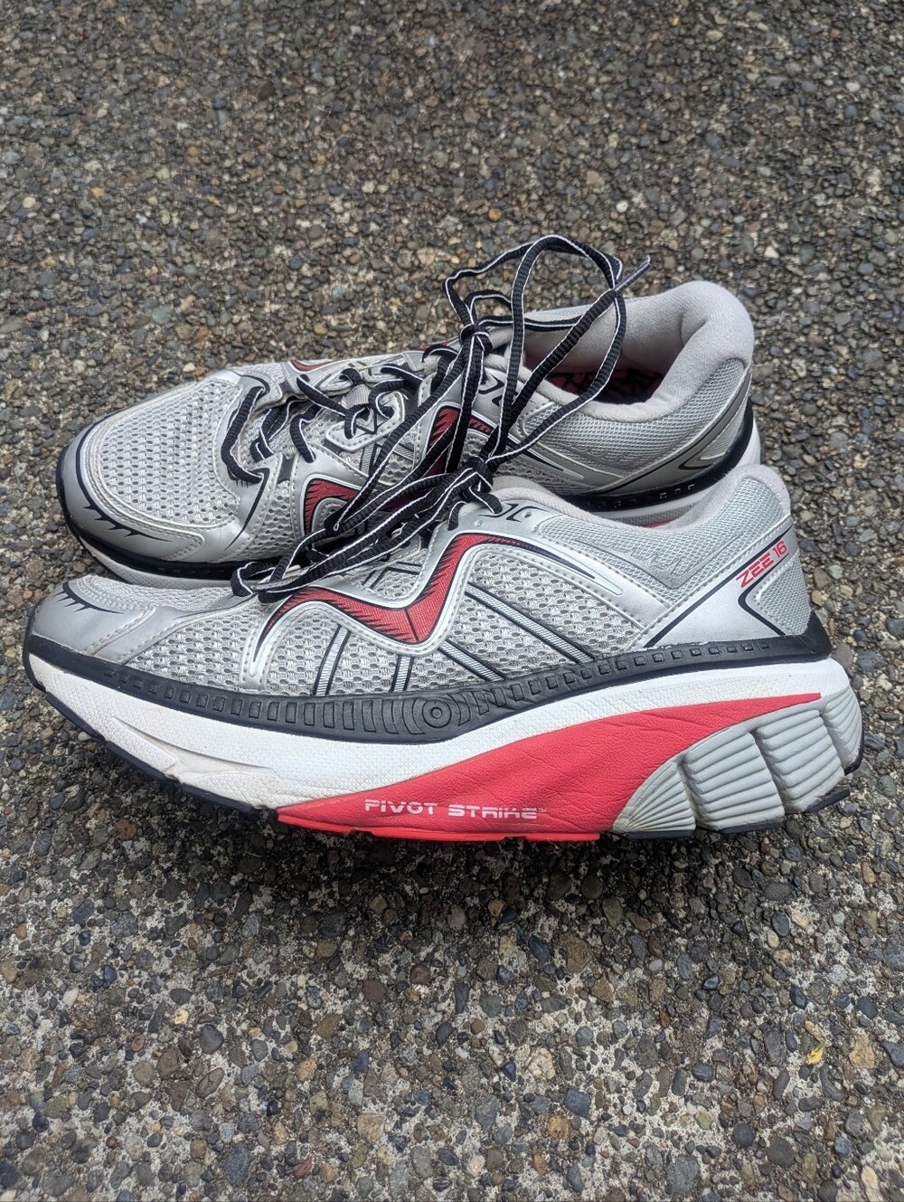 MBT ZEE 16 Running Shoe